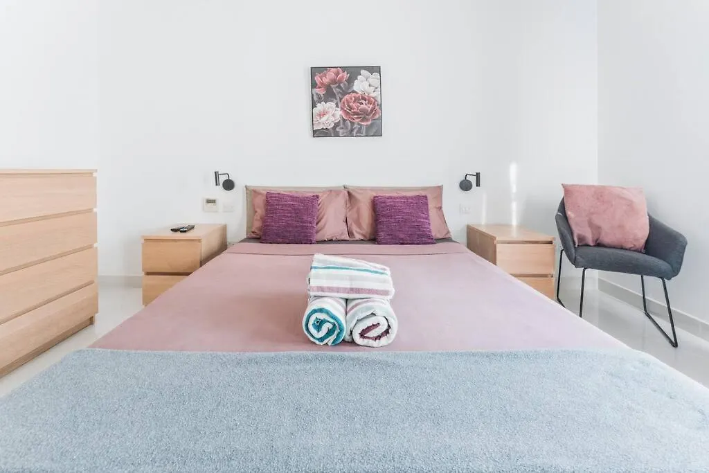 Luxury Sea View Apartment In Prime Location Saint Julian's 0*,  Malta
