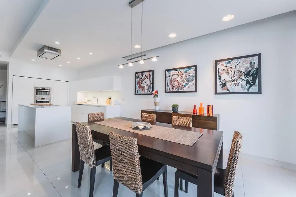 Luxury Sea View Apartment In Prime Location Saint Julian's